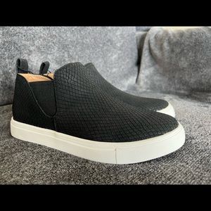 Dolce Vita Casual Shoes - size 7 - New